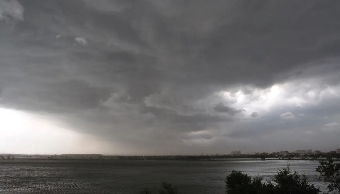 দুপুরের মধ্যে এক বিভাগে কালবৈশাখী ঝড়ের আভাস