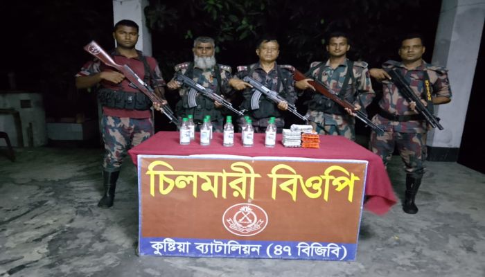 দৌলতপুর সীমান্তে বিজিবি'র অভিযানে বিপুল পরিমাণ ভারতীয় মাদকদ্রব্য ও অবৈধ মালামাল উদ্ধার