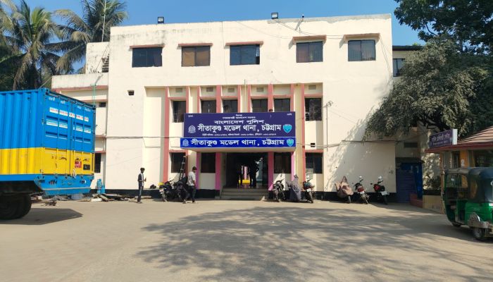 ঢাকা-চট্টগ্রাম মহাসড়কে ডাকাত আতঙ্ক: পুলিশের রাতভর টহল ও তল্লাশি অভিযান