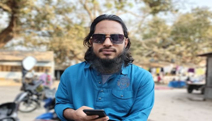 বদরগঞ্জে চাঁদা না পেয়ে কোয়াটার ভাঙচুর থানায় মামলায় যুবক গ্ৰফতার