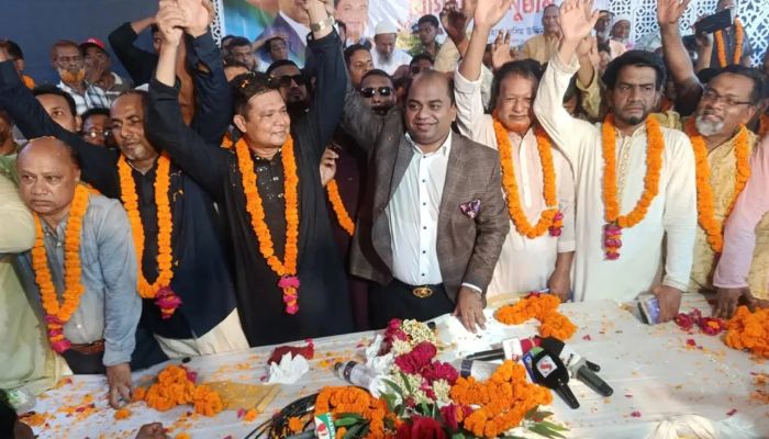 চন্দনাইশে এলডিপি ছেড়ে বিএনপিতে যোগ দিয়েছেন সহস্রাধিক নেতাকর্মী