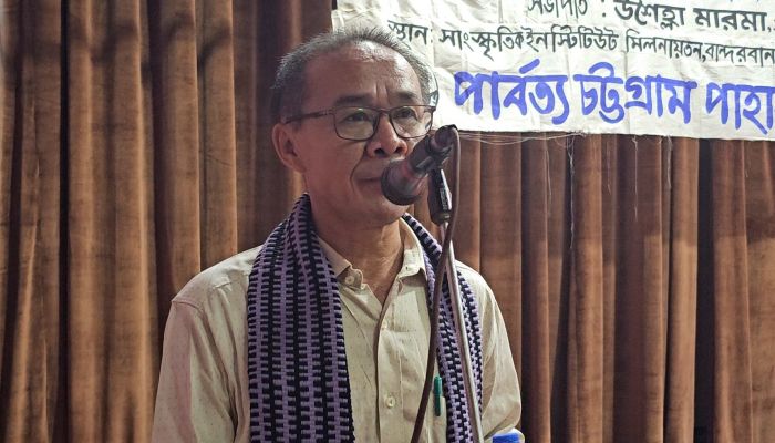 নওগাঁয় অনলাইন জুয়ার দুই আস্তানায় অভিযান ১৫ জুয়ারী গ্রেফতার