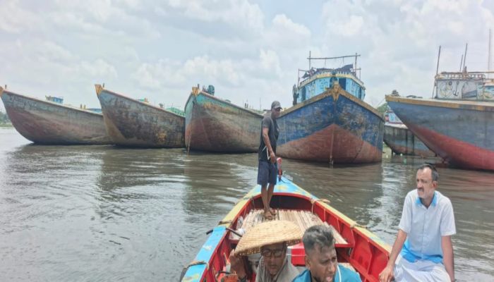 বাল্কহেড বন্ধে বেকার হাজারো শ্রমিক, দুশ্চিন্তায় ঈদ উদযাপন