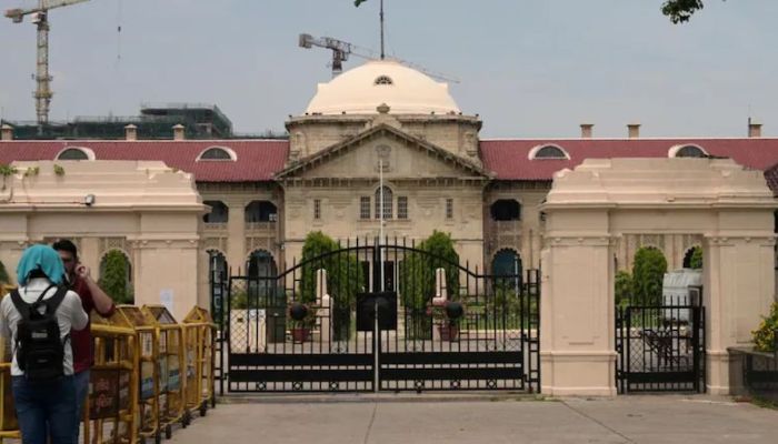 গঙ্গায় আমিষ বর্জ্য ফেলা ধর্মীয় অনুভূতিতে আঘাত হানার শামিল: ভারতীয় হাইকোর্ট
