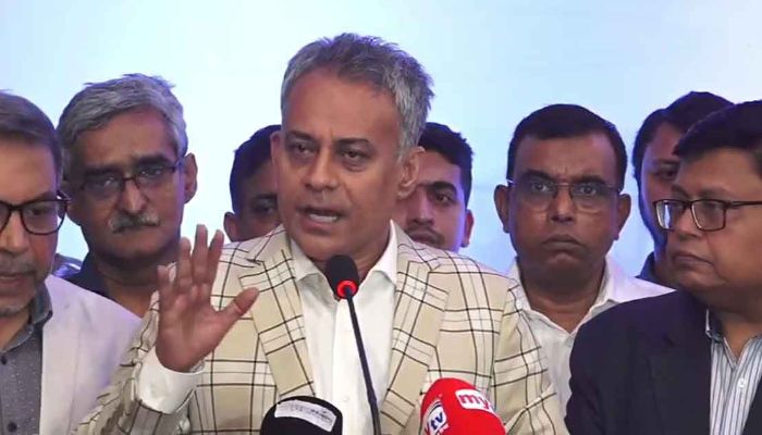 অতিরিক্ত যাত্রীচাপে ঈদে কিছু ফিটনেসবিহীন গাড়ি চলছে: মন্ত্রী রবিউল আলম