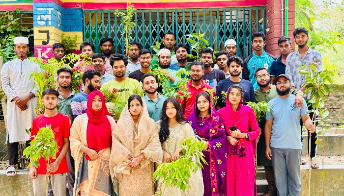 বৃক্ষরোপণ ভবিষ্যতের জন্য সবুজ ঋণ: ছোট উদ্যোগেই বড় প্রভাব”
