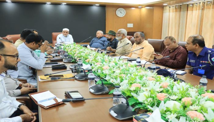 আগের নিয়মেই মৌলভীবাজার হয়ে চলবে হবিগঞ্জ বাস, সিলেটের বৈঠকে বিরোধ নিষ্পত্তি
