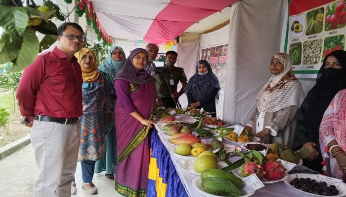 ‎ফেনীতে তিনদিনব্যাপী ফল মেলা শুরু