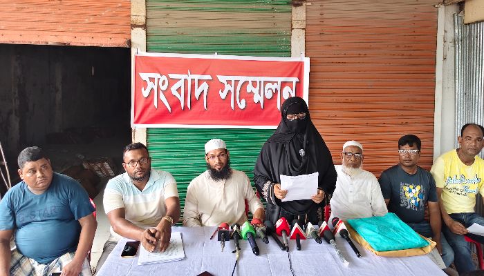 ঈশ্বরদীতে বিএনপির নেত্রীর বিরুদ্ধে জমিসহ দোকান দখলের চেষ্টার অভিযোগ