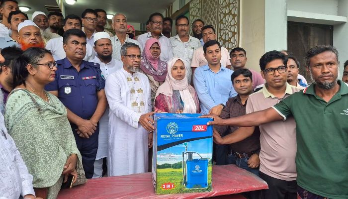 গুরুদাসপুরে আইন-শৃঙ্খলা সভা ও বিভিন্ন  উন্নয়ন সহায়তা বিতরণ