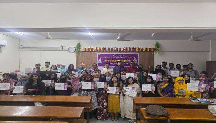 ‎রাবিতে বহ্নিশিখার আত্মরক্ষা প্রশিক্ষণের সমাপনী, প্রশিক্ষণার্থীদের হাতে সনদ