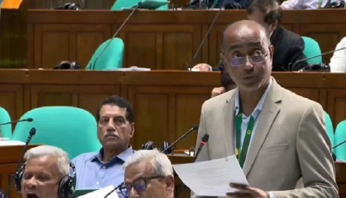 দিল্লিতে বসে হুংকার দিয়ে লাভ নেই, সীমানায় ঢুকলেই গ্রেপ্তার: আইনমন্ত্রী
