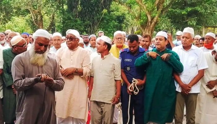 মায়ের শেষ বিদায়ে পাঁচ ঘণ্টার প্যারোল, জানাজা শেষে আবার কারাগারে শাহিদ মাহমুদ
