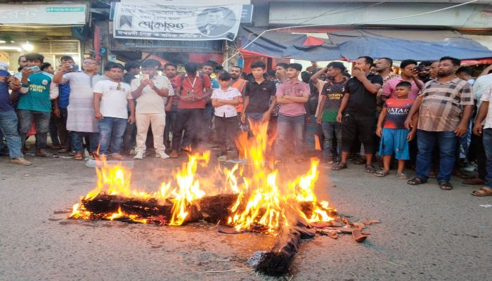ঈশ্বরদীতে সদ্যঘোষিত আহবায়ক কমিটি বাতিলের দাবীতে ৪৮ ঘন্টার আল্টিমেটাম