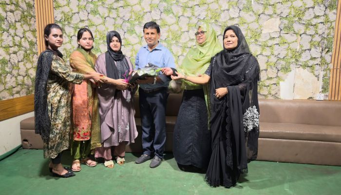 চট্টলা উদ্যোক্তা পরিবারের নবনির্বাচিত চেয়ারম্যানকে ফুলেল শুভেচ্ছা