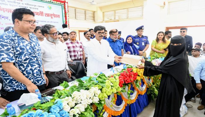প্রাণিসম্পদ পণ্যের ন্যায্যমূল্য নিশ্চিতে প্রক্রিয়াজাতকরণ কেন্দ্র গড়ে তোলা হবে: মৎস্য ও প্রাণিসম্পদ এবং কৃষিমন্ত্রী 