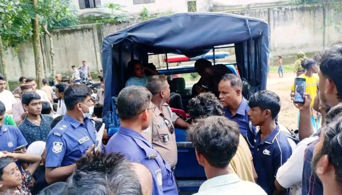 ‘হানিট্র্যাপ’ চক্র প্রেমের ফাঁদে ফেলে যুবকদেরকে ব্ল্যাকমেইল