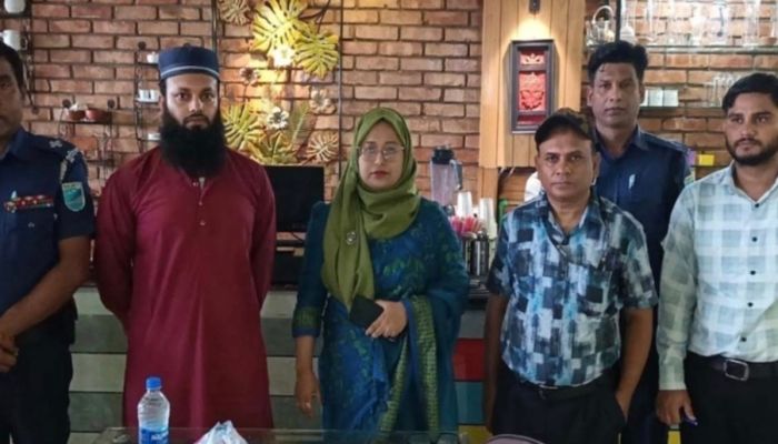 সোনারগাঁয়ে খাদ্য নিরাপত্তায় ভ্রাম্যমাণ আদালতের অভিযান তিন খাদ্য প্রতিষ্ঠানকে ৬ লাখ টাকা জরিমানা