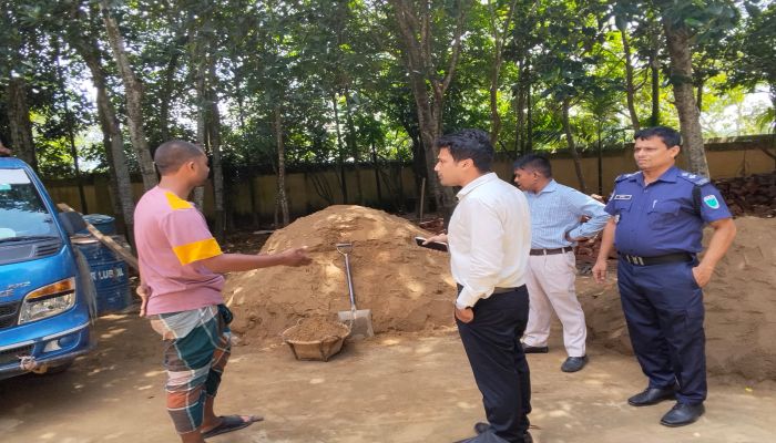 মনুনদী থেকে অবৈধ বালু উত্তোলন, ছেলে সহ ইউপি সদস্য'র বিরুদ্ধে দণ্ড,  ৫০ হাজার টাকা জরিমানা 