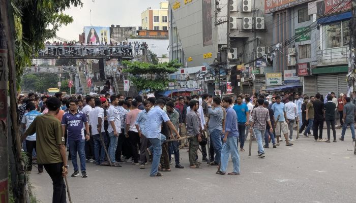 ছাত্রদল ও ছাত্রশিবিরের সংঘর্ষকে ‘হাতাহাতি’ দাবি জবি প্রশাসনের