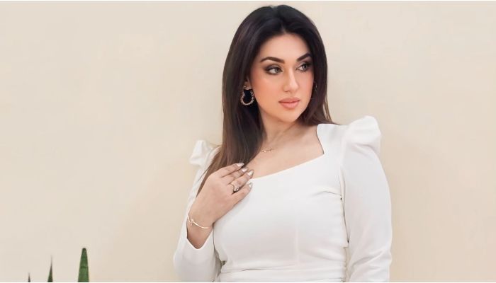 ‘ভীষণ ভয় লাগছে’: অপু বিশ্বাস