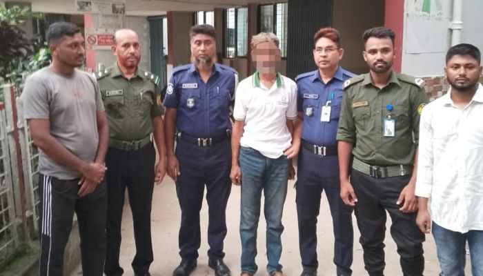 আনসারের অভিযানে গোপালপুরে মাদকসেবী আটক, পুলিশে সোপর্দ। 