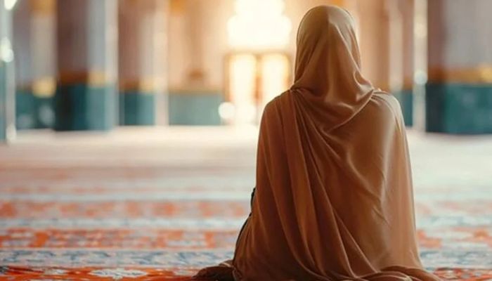 ইহকাল-পরকালে মায়ের খিদমতের উপকারিতা