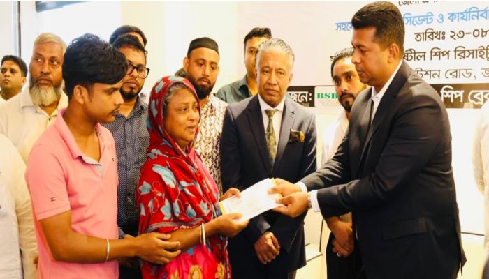 সীতাকুণ্ডে নিহত ১০ শ্রমিকের পরিবারে ক্ষতিপূরণ, ‘জিরো ক্যাজুয়ালটি’র আহ্বান