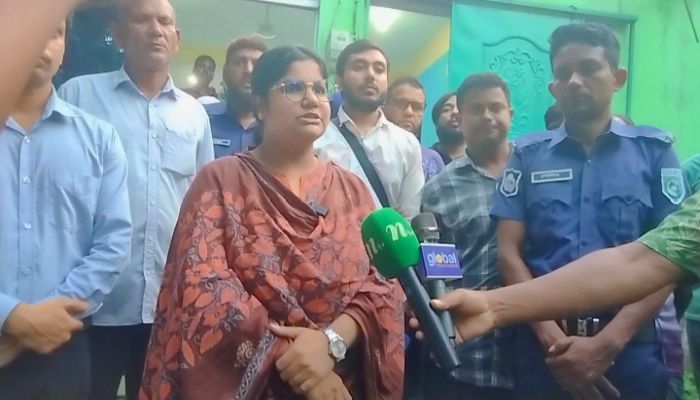 ডোমারে আশ-শিফার নকল পেইন রিলিফ অয়েল জব্দ, মামলার আসামি পলাতক