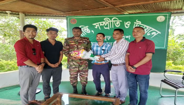 রুমা জোন কমান্ডারের সঙ্গে প্রেসক্লাবের নবগঠিত কমিটির সৌজন্য সাক্ষাৎ