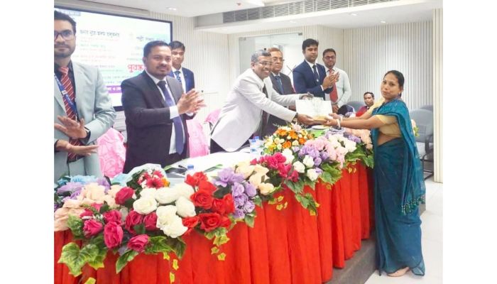 চট্টগ্রামে পল্লী সঞ্চয় ব্যাংকের ব্যবস্থাপক সম্মেলন ও পল্লী সবুজায়ন কর্মসূচি অনুষ্ঠিত