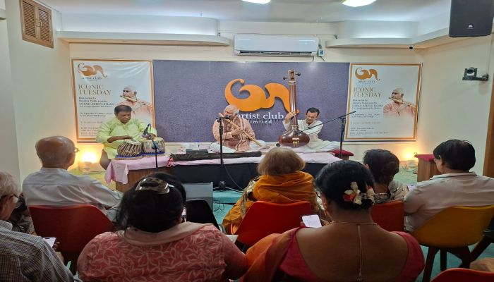  আর্টিস্ট ক্লাব লিমিটেডের নিয়মিত সাংস্কৃতিক আয়োজন ‘আইকনিক টিউজডে’-এর প্রথম ক্লাসিক্যাল সঙ্গীতানুষ্ঠান
