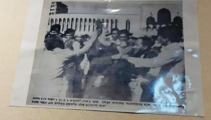 এবার ডাকসুর সংগ্রহশালায় সাঁটানো হলো গোলাম আযমের ছবি