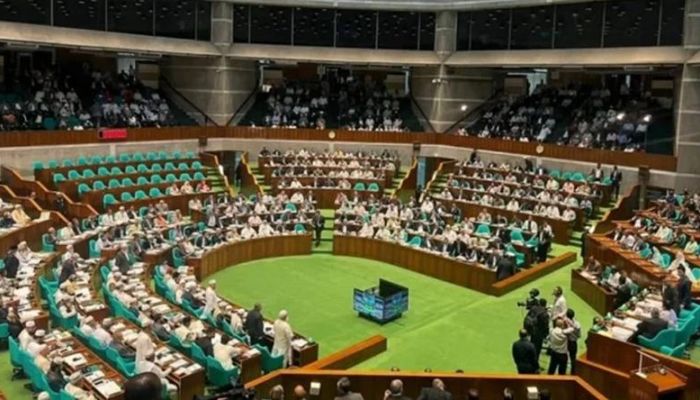 সংসদ ভবনে বৃষ্টির পানি, ঝুঁকিতে ২০০ কোটি টাকার যন্ত্রপাতি