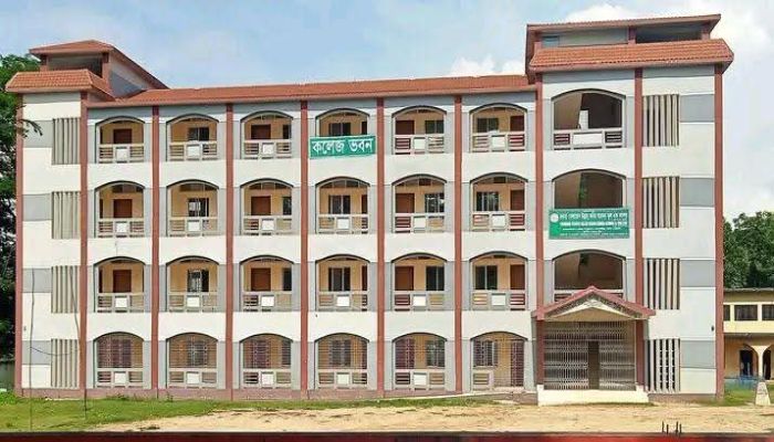 সাতকানিয়ায় এইচএসসিতে ১৭ পরীক্ষার্থীর ১৬ জনই অকৃতকার্য