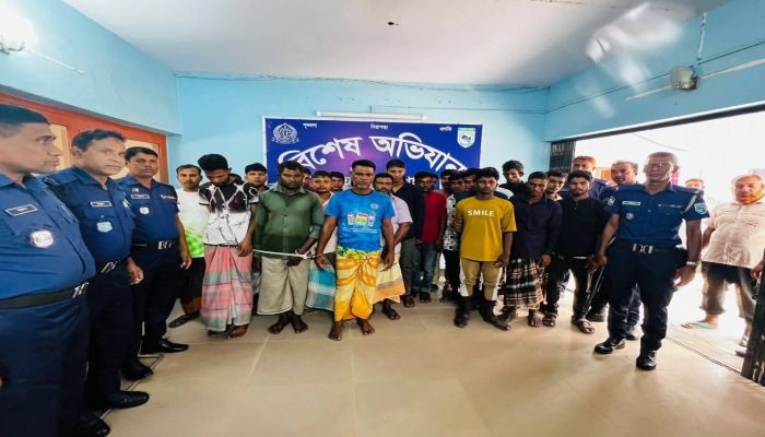 মাদক মামলার আসামি ছিনিয়ে নেওয়ার চেষ্টা, গ্রেপ্তার ৩৪