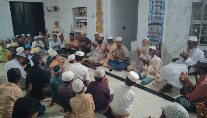 মতলব উত্তরে যুবদল নেতা খায়রুল হাসান বেনুর সুস্থতা কামনায় মিলাদ ও দোয়া অনুষ্ঠিত