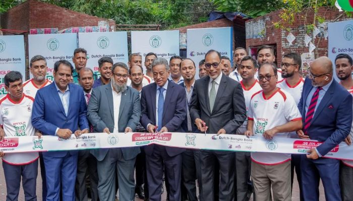 রাজধানীর বনানী কাঁচা বাজারে বাংলা কিউআর-এর লেনদেন বিষয়ক প্রচারমূলক কার্যক্রম অনুষ্ঠিত