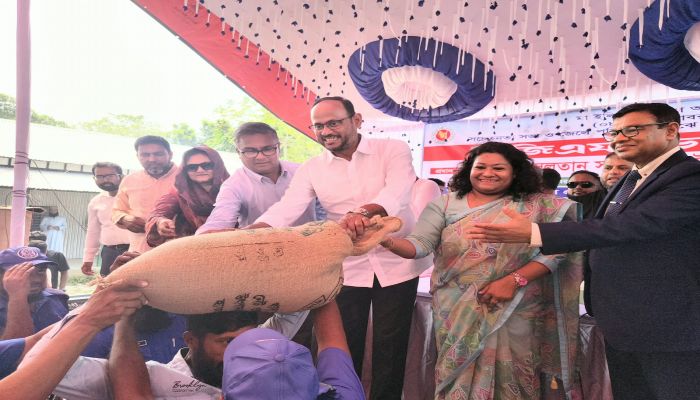 প্রধানমন্ত্রীর হাত ধরেই দেশের উন্নয়ন ও মানুষের ভাগ্যের পরিবর্তন হবে