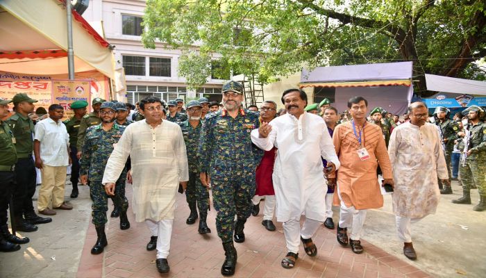 উৎসবমুখর দুর্গাপূজা আইনশৃঙ্খলা বাহিনীর সমন্বিত শক্তির প্রতিফলন: আনসার মহাপরিচালক