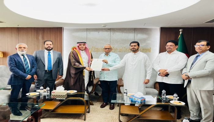 যুদ্ধের কারনে ফ্লাইট বিপর্যয়ে আকামার মেয়াদ শেষ হলেও সৌদি আরবে প্রবেশের সুযোগ পাবেন প্রবাসীরা