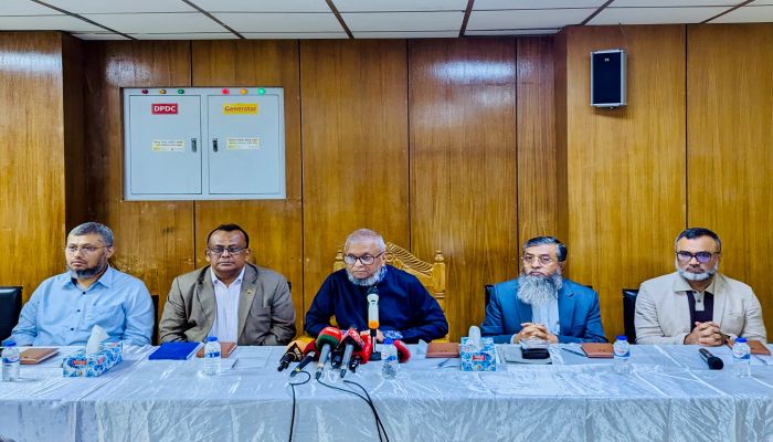 মজুরি বোর্ড গঠন আগামীকাল, শ্রমিকদের আন্দোলনে থাকার কোন কারণ নেই : শ্রমমন্ত্রী