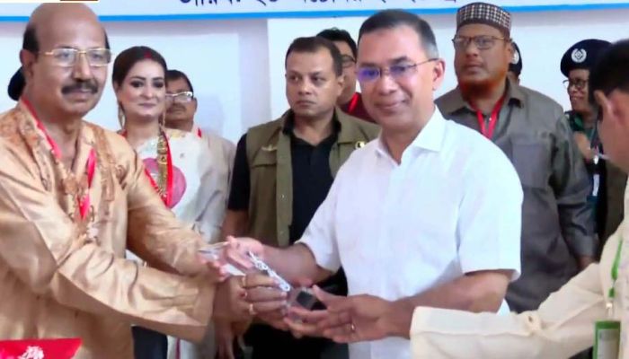 রংপুরের ধর্মসভা পূজা মন্ডপে পৌঁছেছেন প্রধানমন্ত্রী