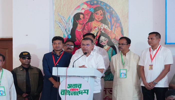 রংপুরের ধর্মসভা মন্দিরে ১০ লাখ টাকা দিলেন প্রধানমন্ত্রী 
