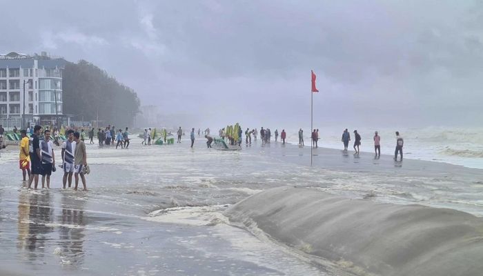 নিম্নচাপটি ঘূর্ণিঝড়ের রূপ নিতে পারে আজ, যেসব অঞ্চলে বৃষ্টির শঙ্কা