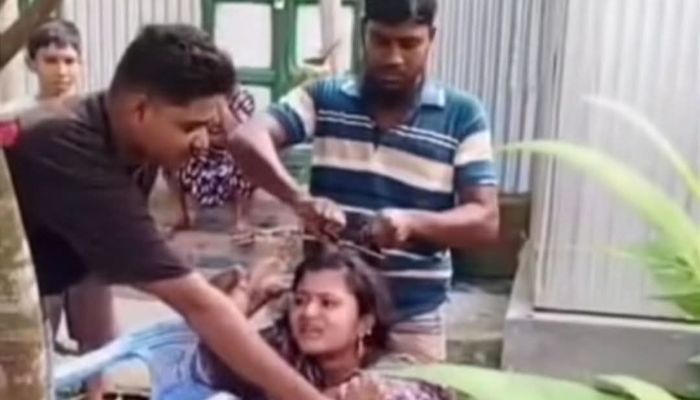 ফরিদপুরে প্রবাসী স্ত্রীকে নির্যাতন, চুল কেটে পাঠানো হলো বাবার বাড়ি