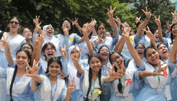 এইচএসসি ও সমমানে গড় পাসের হার ৫২.১২ শতাংশ